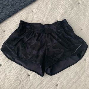 Lululemon CAMO hotty hot shorts